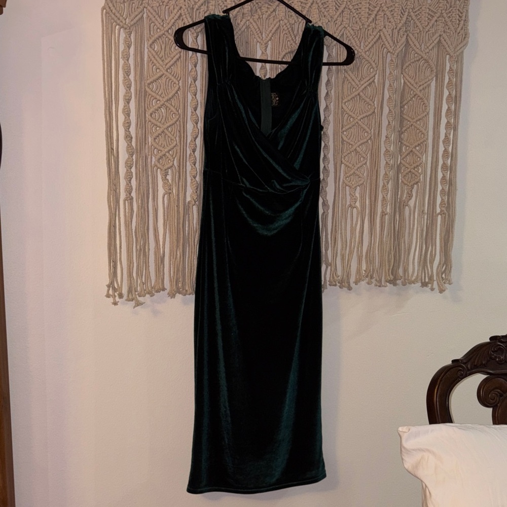 RockSteady Dark Green Velvet Sleeveless Midi Dress